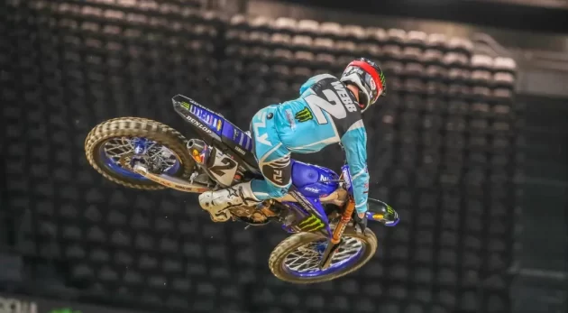 Cooper Webb vince il Supercross di Parigi, Stewart secondo e J.Lawrence terzo